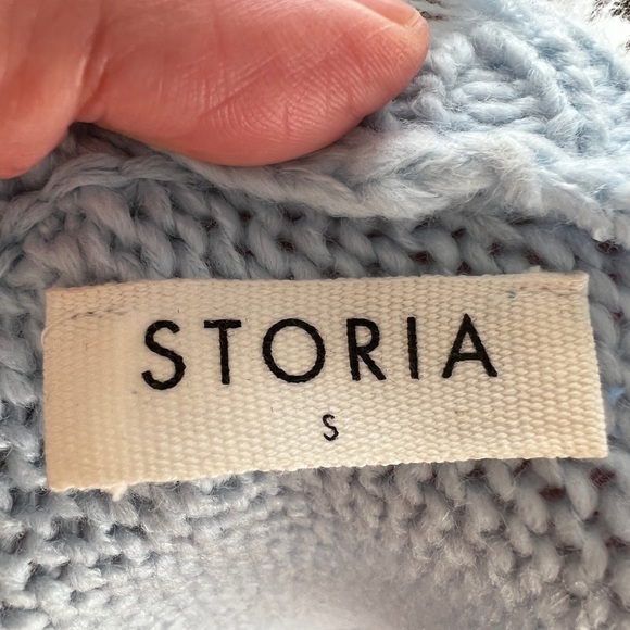 Storia Oversized Rough Edge Star Sweater - Picture 6 of 8